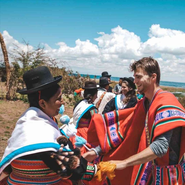 Tour Uros - Taquile - Luquina 2D/1N