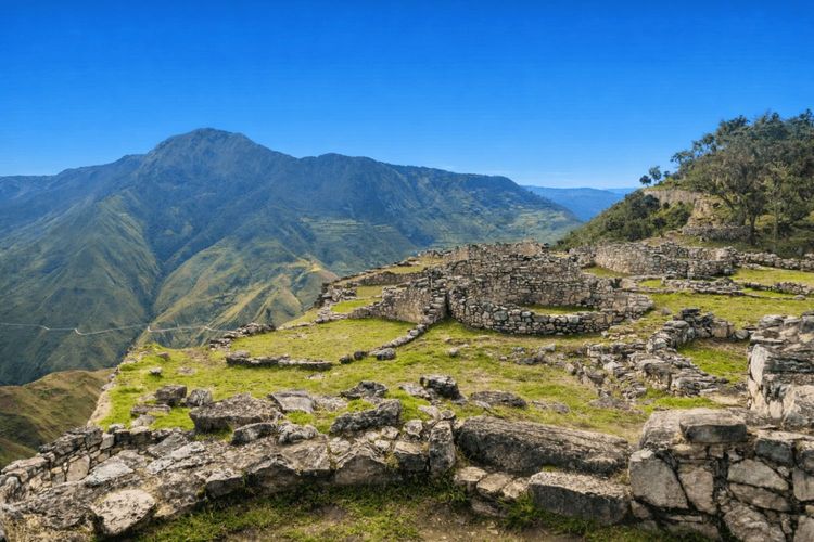 Salida y Navegación por los Ríos Nanay y Amazonas
