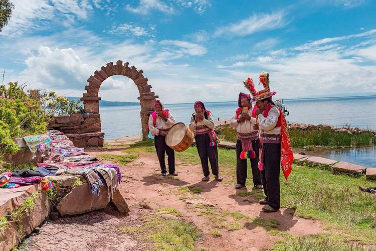 Mercado artesanal y simbología